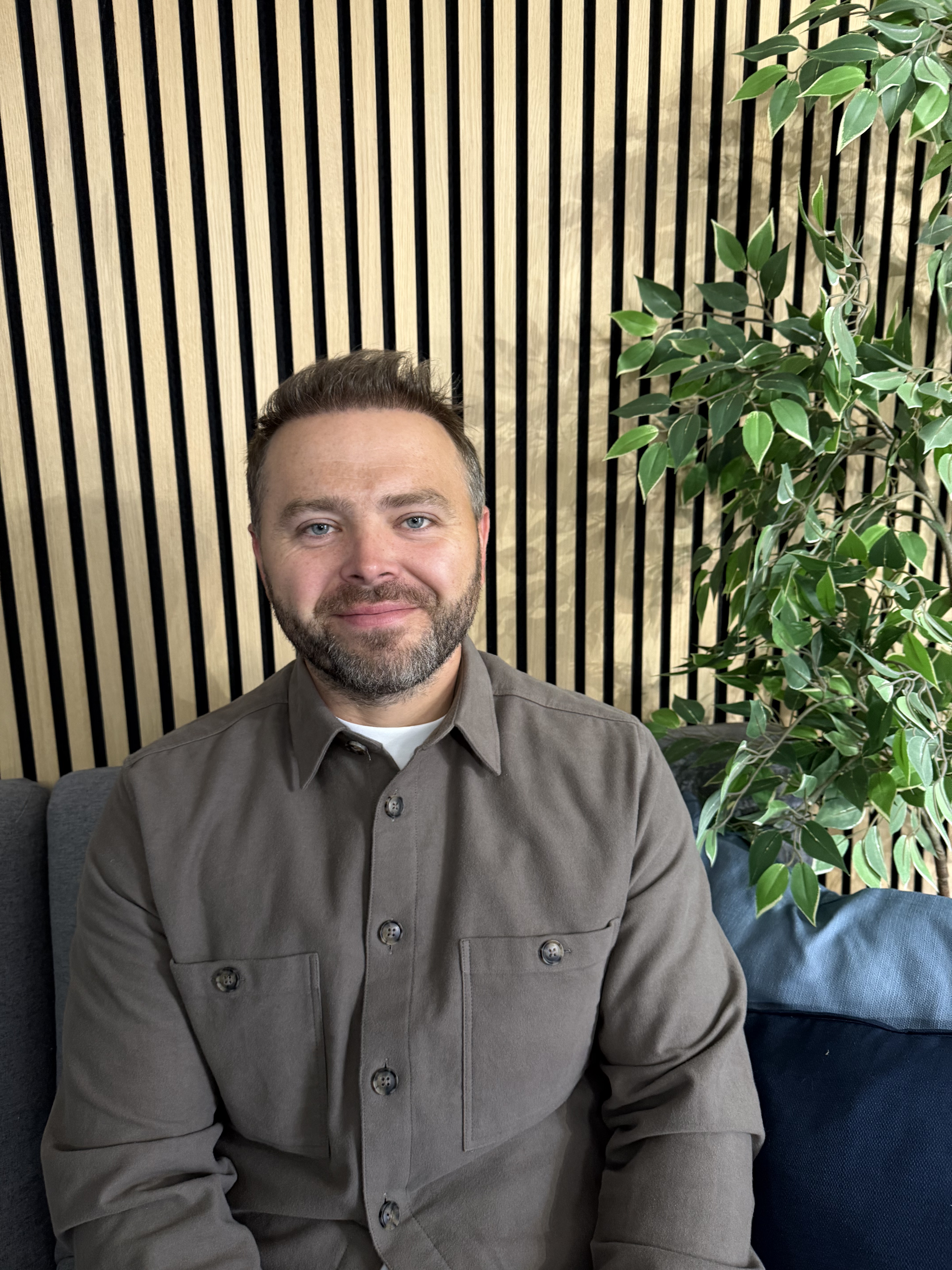 James Bissell, founder of The Revenue Enabler, ready for a 1:1 coaching session